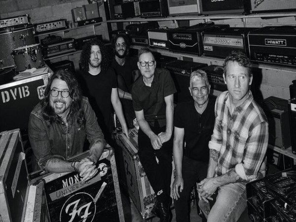 FOO FIGHTERS